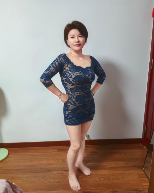 平乐园附近的美少妇