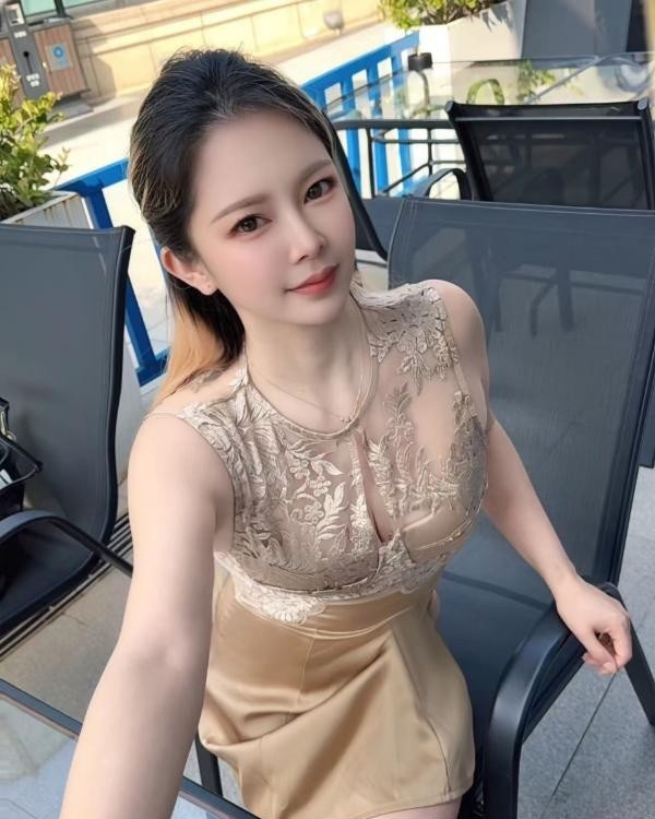 居家少妇