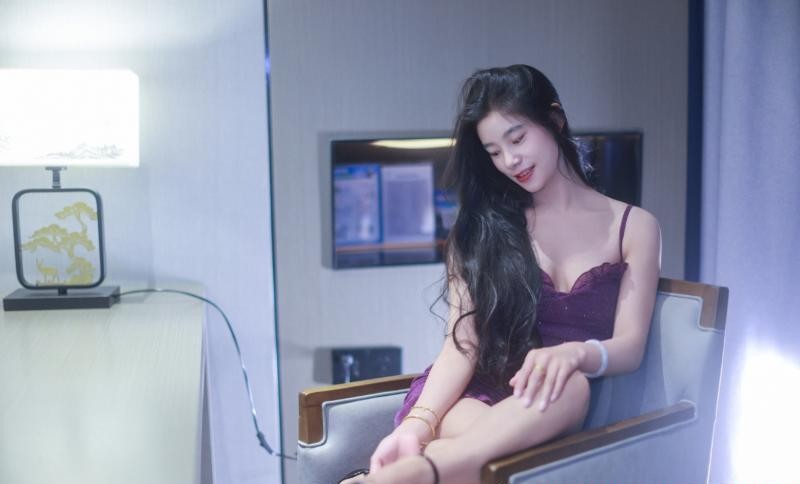 探秘新来美女