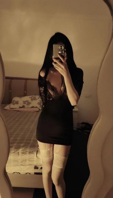 栖霞高挑甜妹