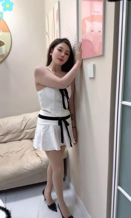多情可爱服务姐