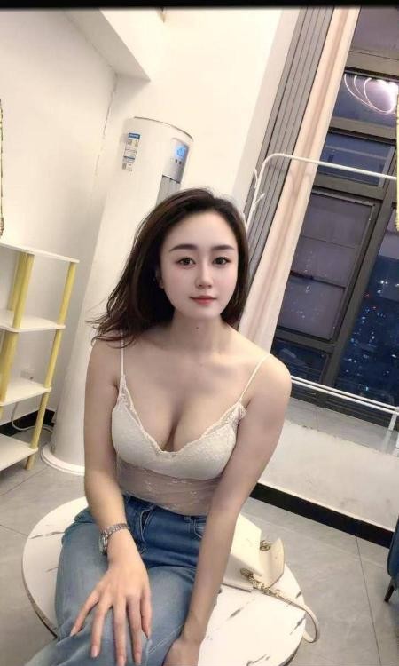 雨花大胸妹