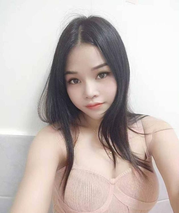 宝安大胸翘臀骚女