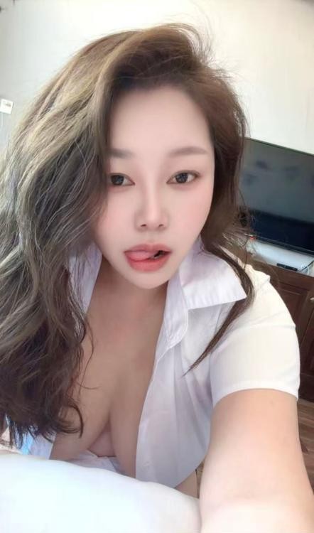 SM大奶风骚少妇