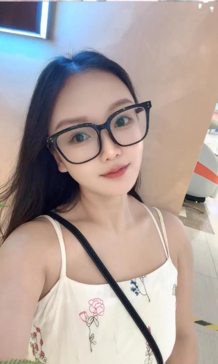 白云女友感楚依