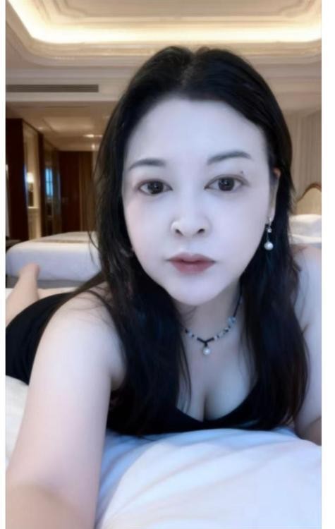 南门E奶伊茉