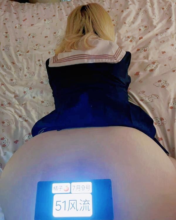 巨臀萝莉