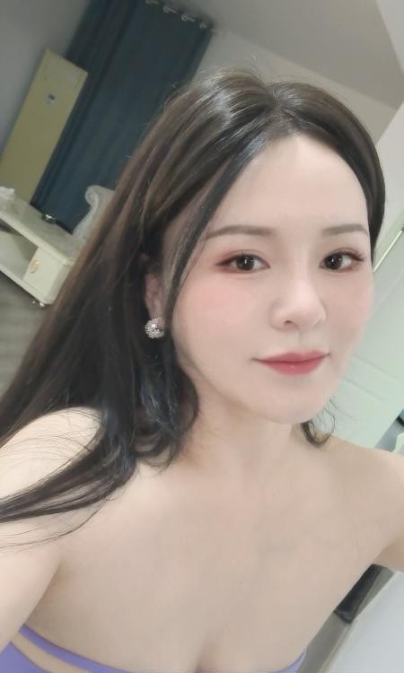 服务系美乳姐姐
