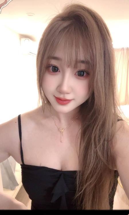 白嫩性感美女凡凡