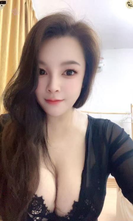 健身小骚妇前凸后翘