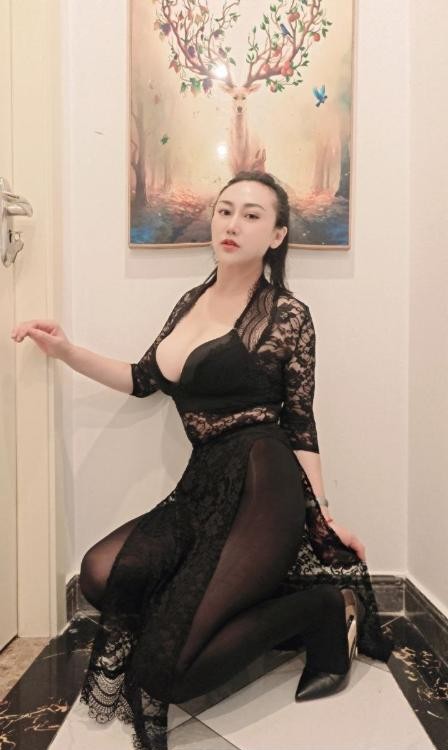 大奶少妇婉儿老师