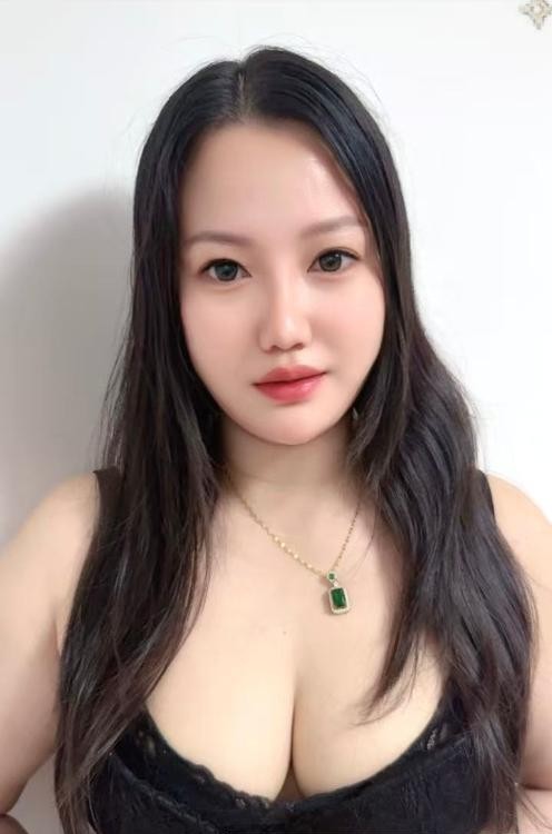 长腿翘臀少妇