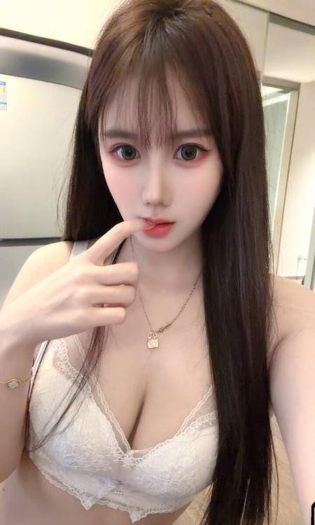 舌吻年轻美女小鱼