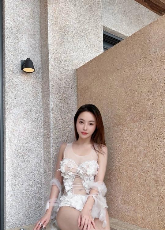 民治大胸骚妹西西