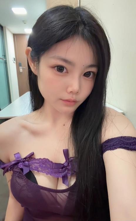 紫色韵味大胸小玉