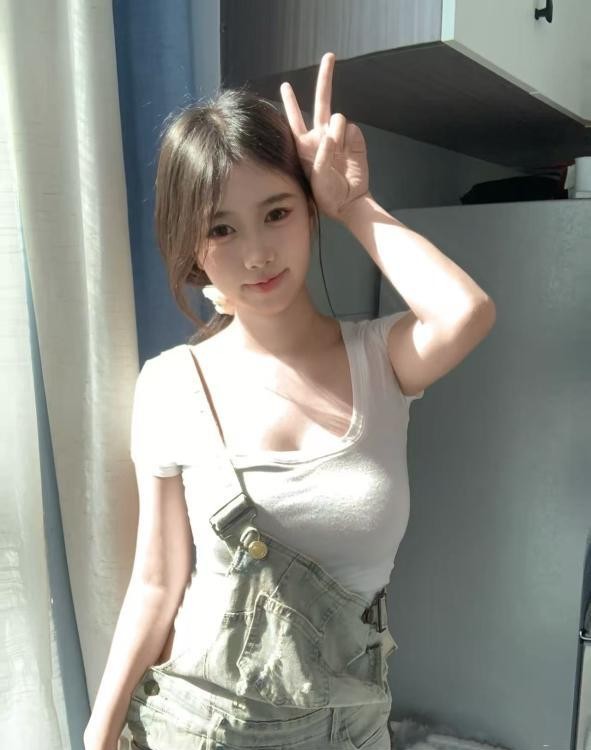 清纯性感朵朵