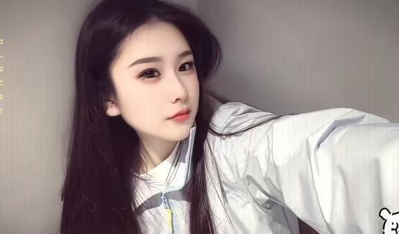 极品全能型三通美女