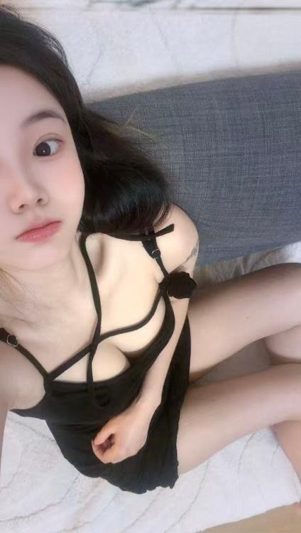 闷骚娃娃脸学妹