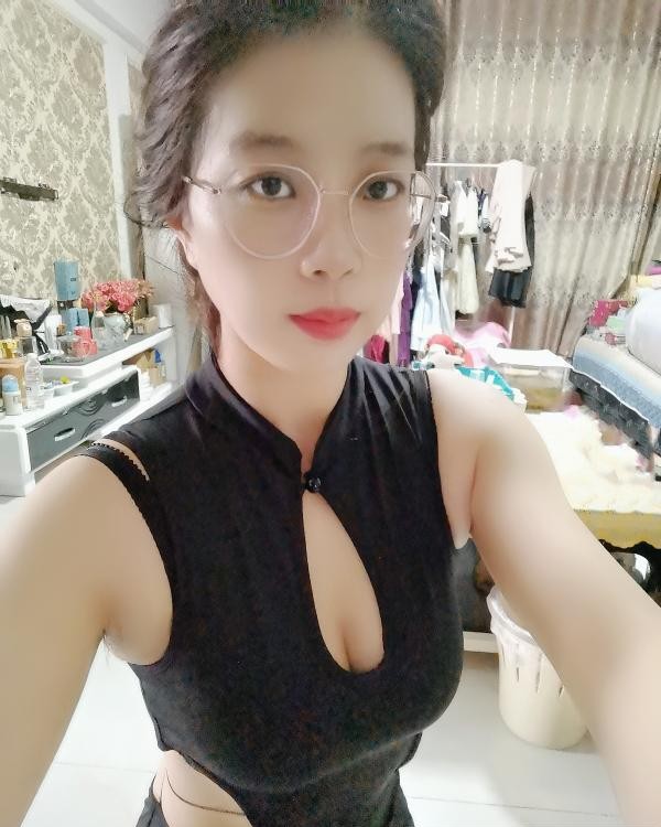口活超棒御姐女友鱼儿