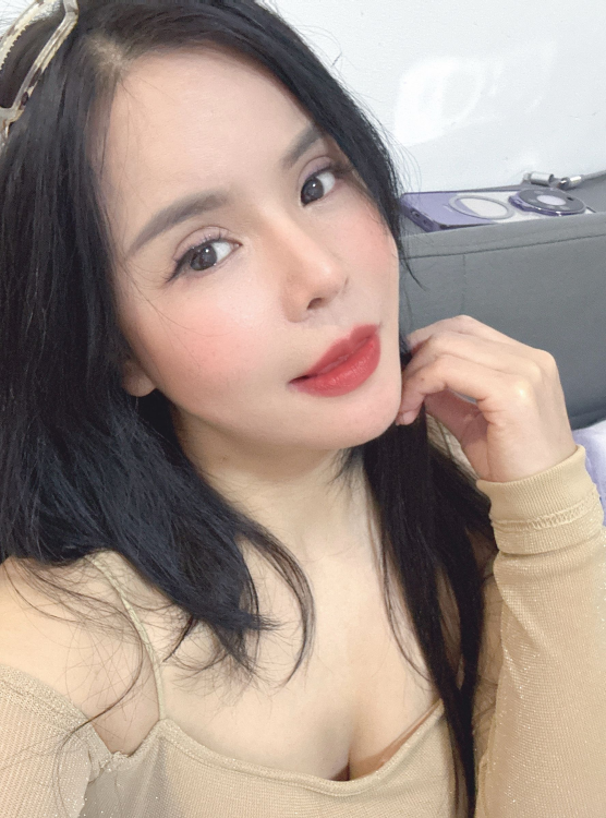 服务型翘臀美少妇
