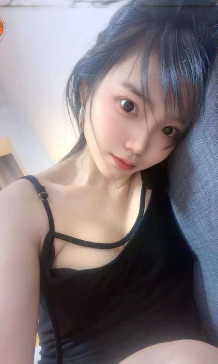 闷骚娃娃脸学妹
