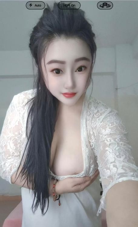 大胸潮喷骚妖精