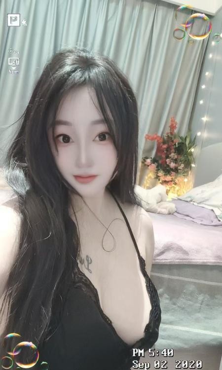 大胸潮喷骚妖精