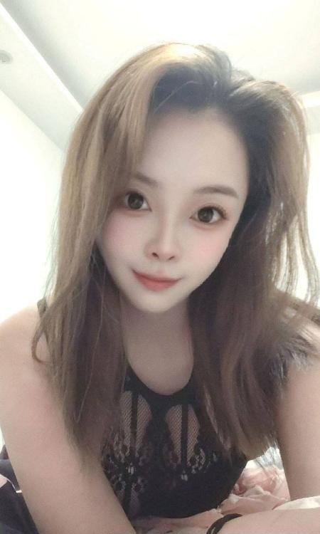 吴中肤白蜜桃臀骚货