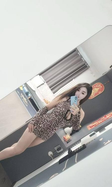 朝阳大胸身材好妹子
