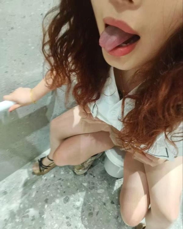 野战骚货颖儿