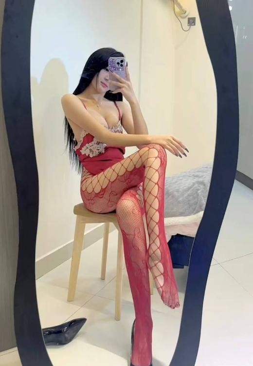 武侯性感翘臀小骚货