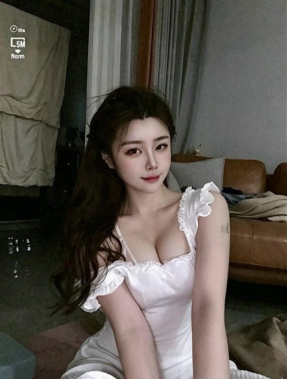 相城翘臀性感妹妹