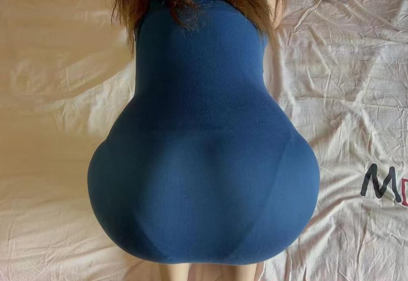 淫妻扮演巨乳妹