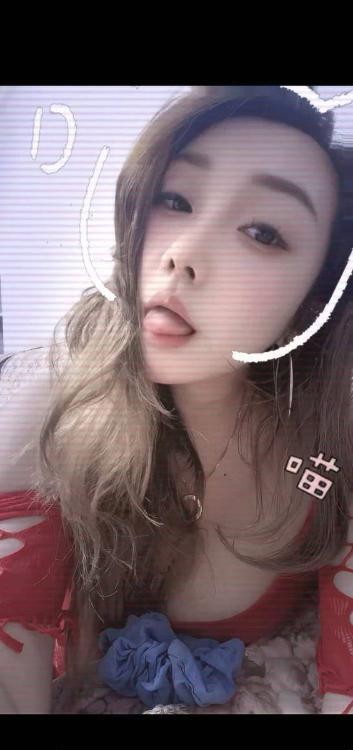 江岸肥臀骚货妞妞