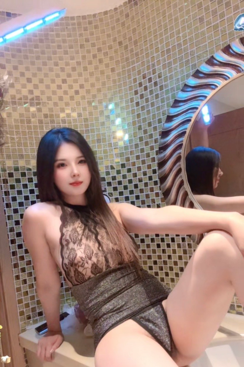 颜值翘臀身材美美