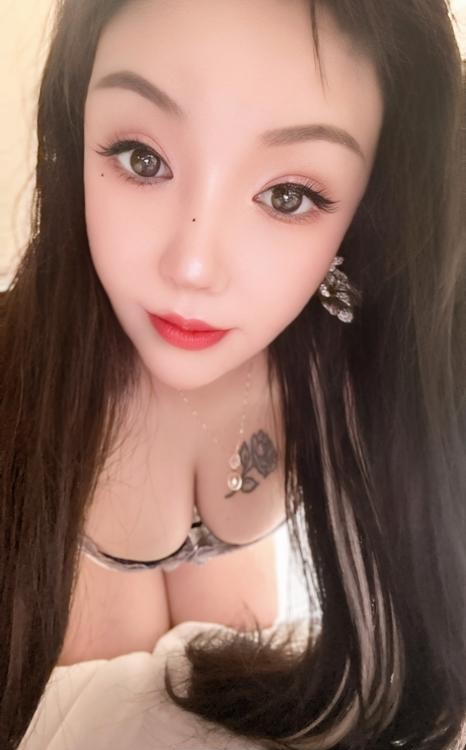 风骚巨乳轻熟女