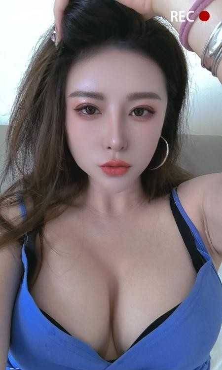 双胞胎大奶御姐