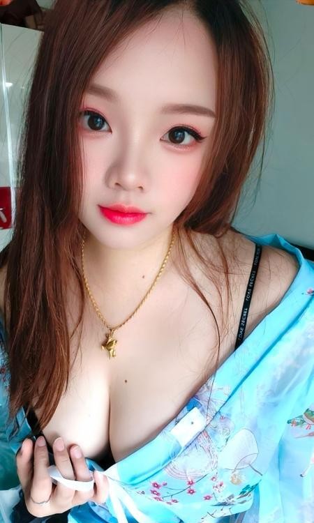 丰满大波小骚货欣雨