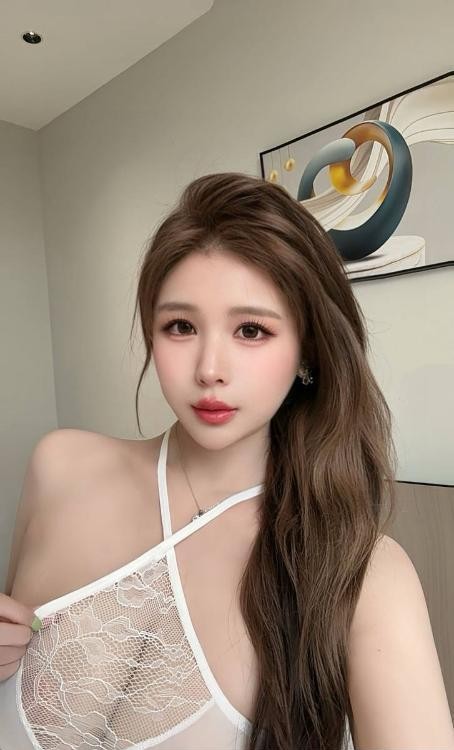 前凸后翘颜值长腿嫩妹