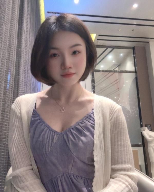 腰细屁股大兼职小姐姐
