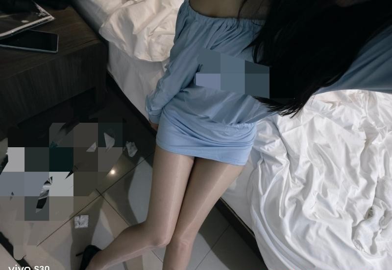光谷红唇媚老师