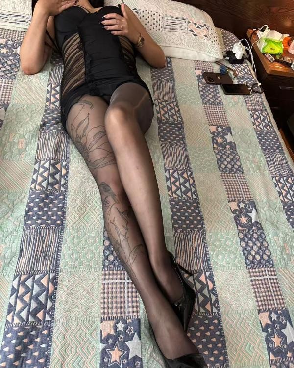 性感黑丝小骚妇
