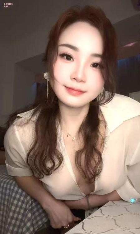 美乳肤白慕容
