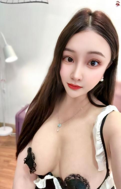 松江川渝白嫩巨乳妹