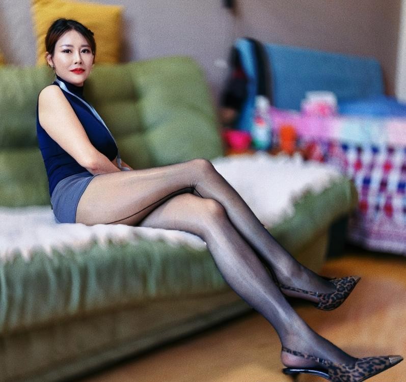 风情丝袜御姐燕儿