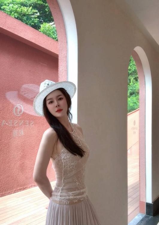艳舞小女人欣语