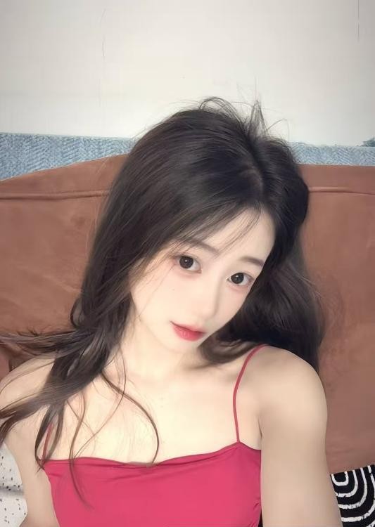 江岸高颜纯情少女
