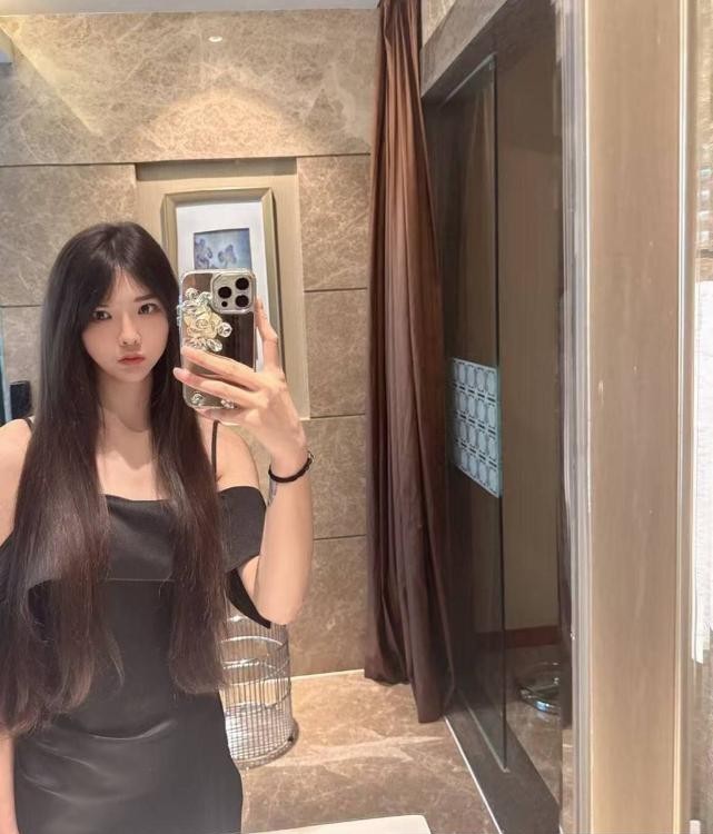 东郊后入大长腿一线天