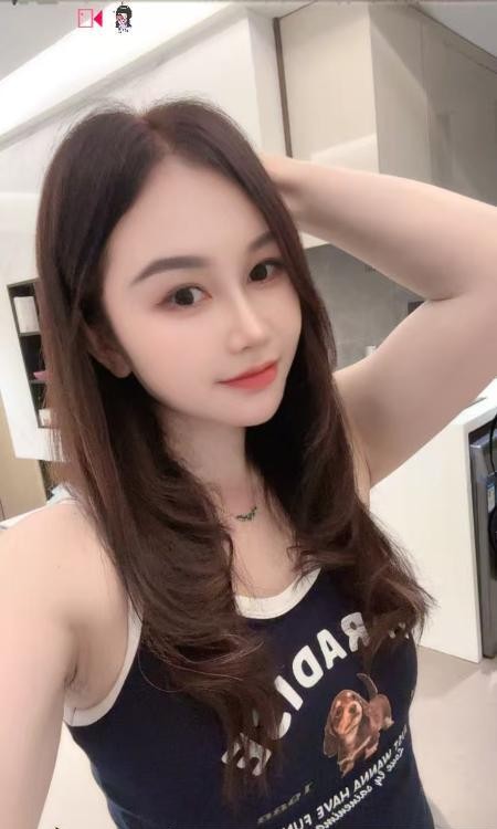 滨江苗条美少妇