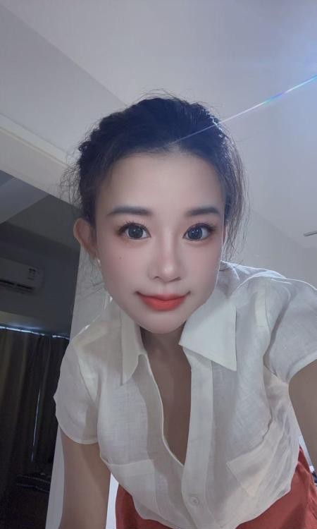 舌吻女王妞妞